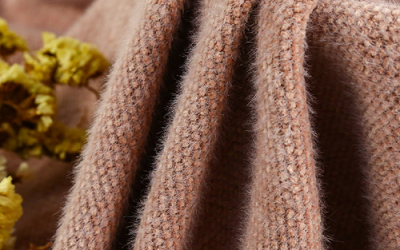 What kind of fabric is chenille? What are the advantages and disadvantages of chenille fabric?