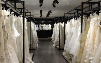 What are the wedding dress fabrics?